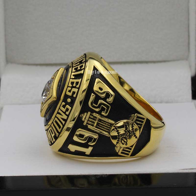 1959 Los Angeles Dodgers World Series Championship Ring - www