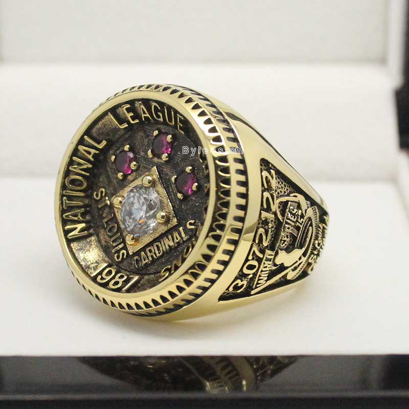 NL championship ring ceremony a 13.5 carat highlight