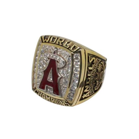 2002 world series championship ring (old version side view)