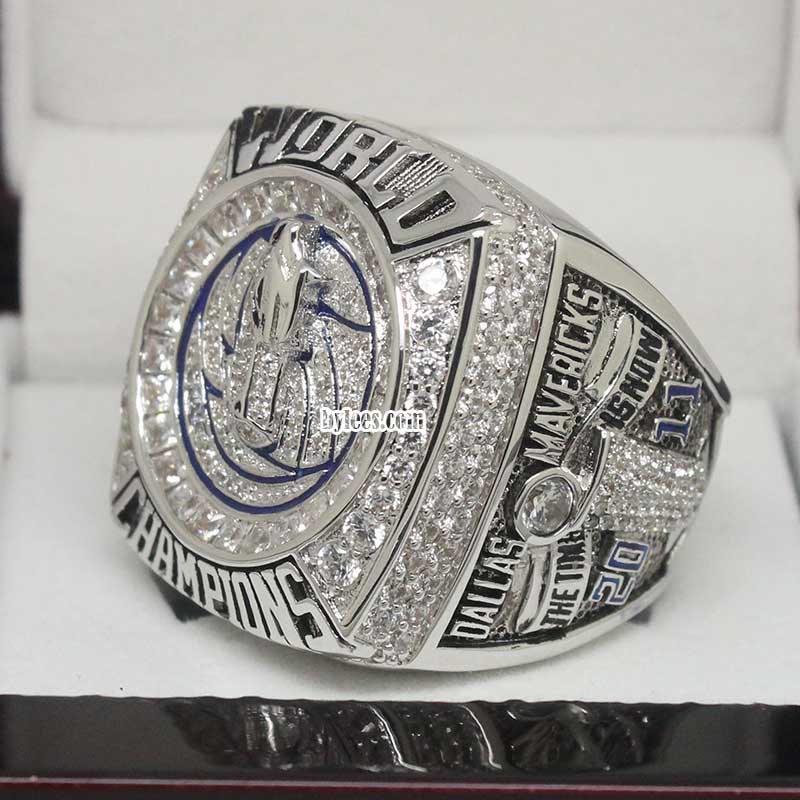 2011 Dallas Mavericks NBA Championship Ring Presented to Point