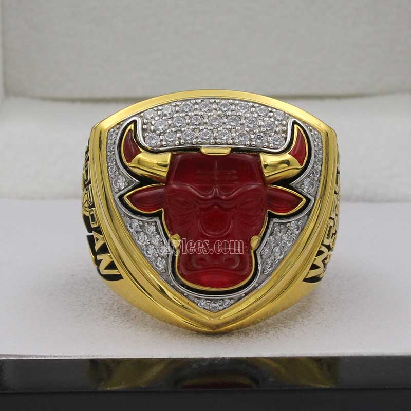 Lot Detail - Michael Jordan 1992-93 Chicago Bulls NBA World Championship  10k Gold 3-Peat Ring