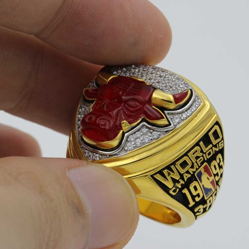 1993 bulls championship ring (overview 2)